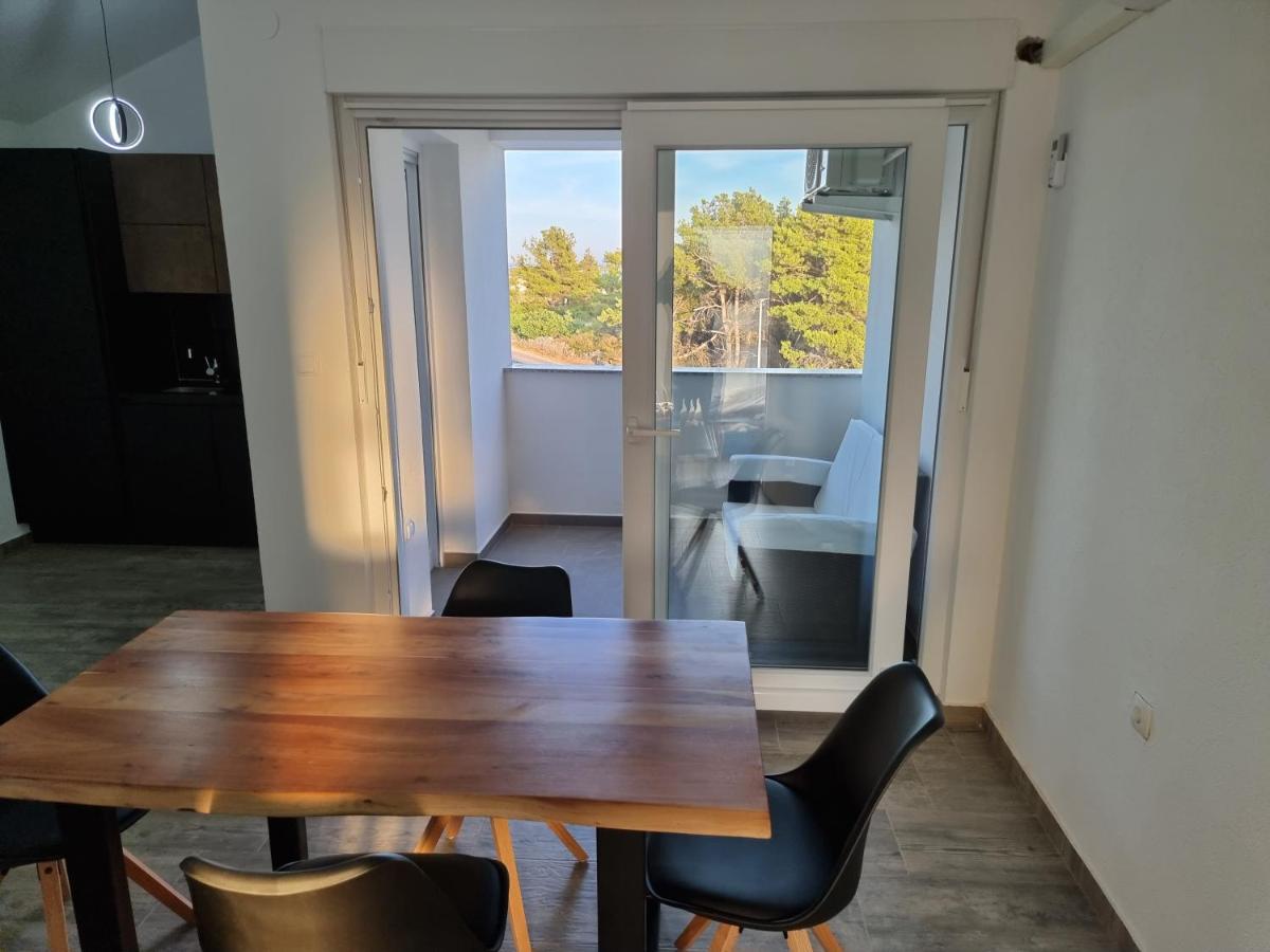 Aksa Residences Vir Bagian luar foto