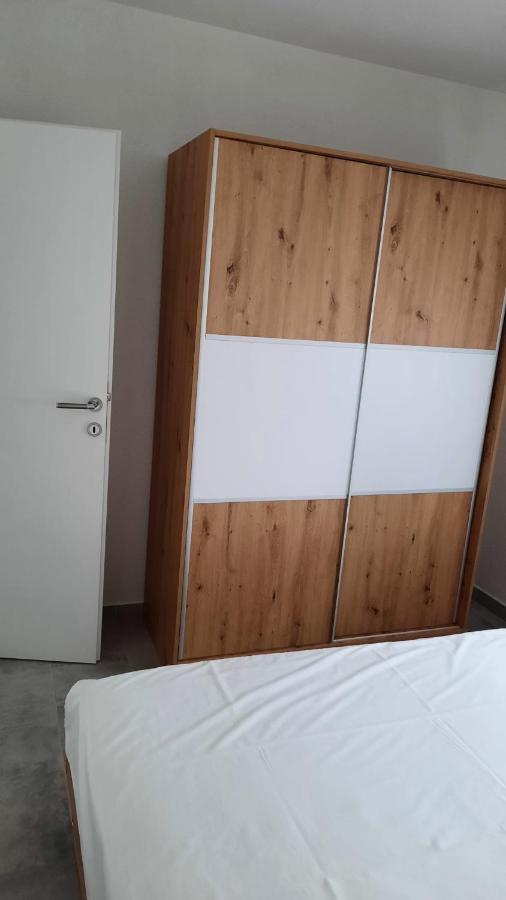 Aksa Residences Vir Bagian luar foto
