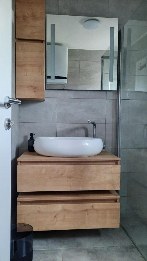 Aksa Residences Vir Bagian luar foto